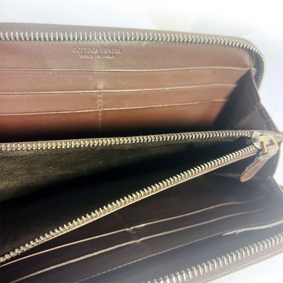 Bottega Veneta Intrecciato Weave Lambskin Full Zip Long Dark Brown Wallet - Picture 6 of 16